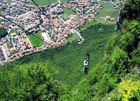 Tiefblick nach Mezzocorona